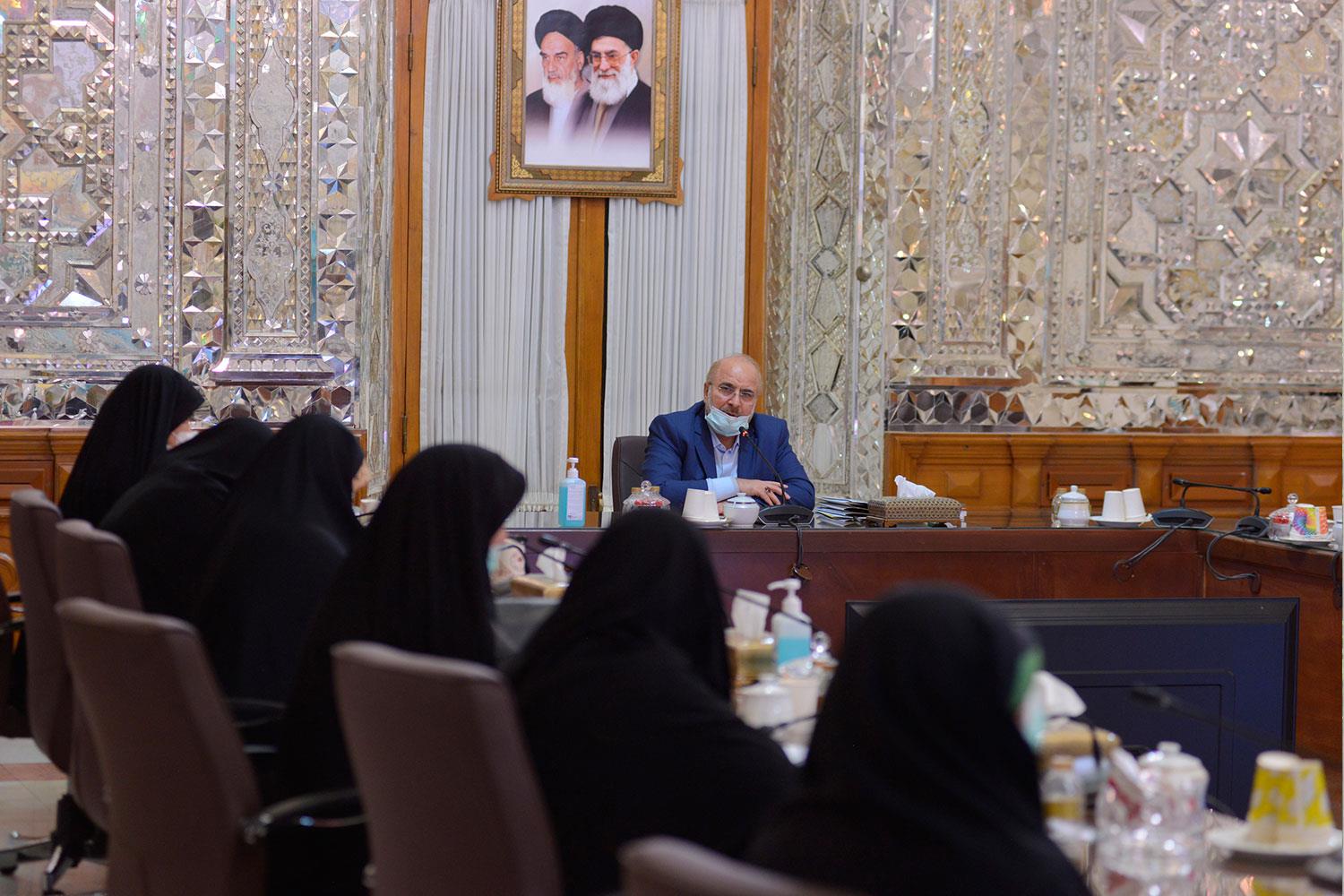 نشست مشترک اعضای فراکسیون بانوان مجلس با دکتر محمدباقر قالیباف