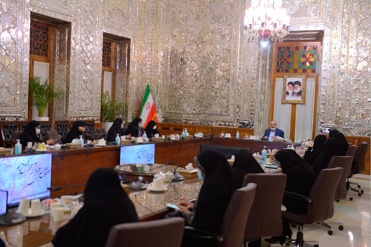 نشست مشترک اعضای فراکسیون بانوان مجلس با دکتر محمدباقر قالیباف