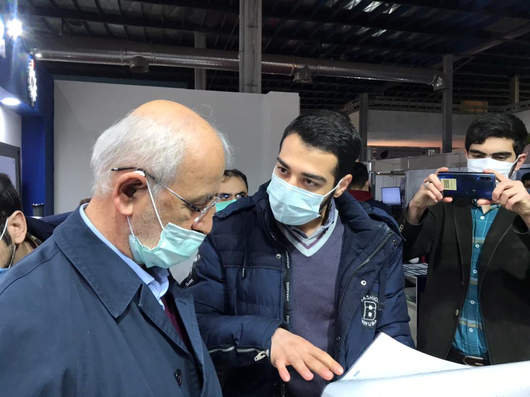 حضور رئیس کمیسیون صنایع مجلس در نمایشگاه نفت،گازو پتروشیمی
