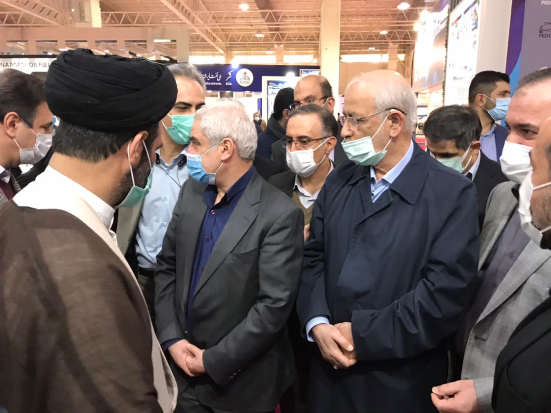 حضور رئیس کمیسیون صنایع مجلس در نمایشگاه نفت،گازو پتروشیمی